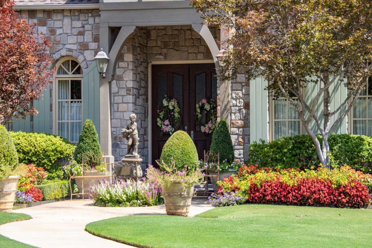 Benefits Of Hiring A Landscaping Company